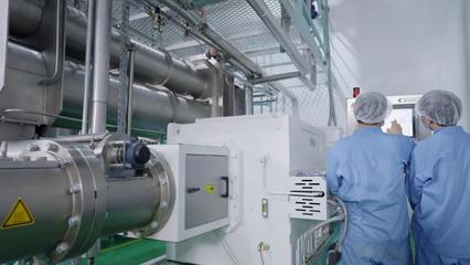 楊金玉董事長(zhǎng)蒞臨海洋之星佛山工廠考察指導(dǎo)，重點(diǎn)關(guān)注環(huán)保設(shè)備運(yùn)行與升級(jí)